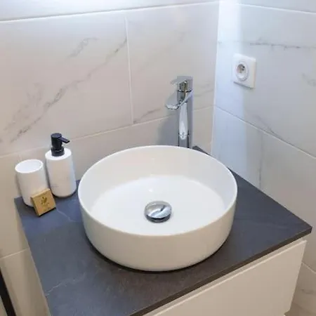 アパート Le Bristol By Apirent #climatisation #terrasse #central カンヌ