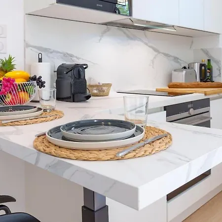 Apartment Le Bristol By Apirent #climatisation #terrasse #central *