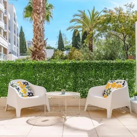 Le Bristol By Apirent #airconditioning #terrasse #central カンヌ