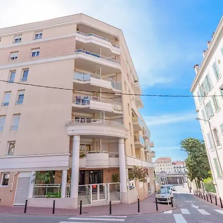 Le Bristol By Apirent #airconditioning #terrasse #central アパート *