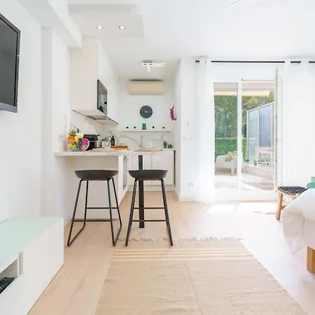 Appartement Le Bristol By Apirent #climatisation #terrasse #central Cannes